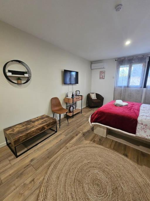 Chambre D'Hote Aphrodite Сент-Женев'єв-де-Буа Екстер'єр фото